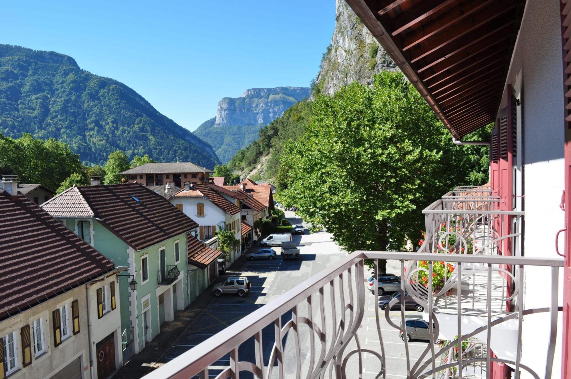 Hotel Et Appart'Hotel De L'Hermitage Thônes Exteriör bild